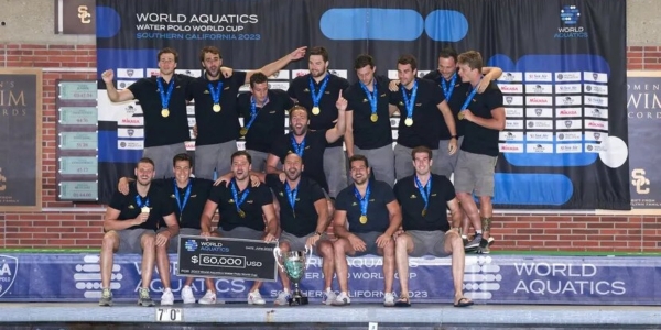 España celebrando el oro en Long Beach