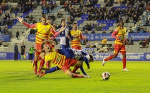 Sabadell 0 Alcoyano 1. Estrellados en el frontón