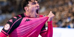 Doblete de Javi López Pinto para la historia