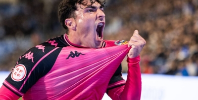 Doblete de Javi López Pinto para la historia