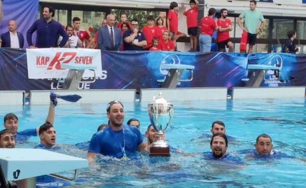 Apollon Smyrnis campeón