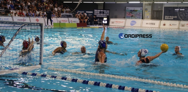 El CN Sabadell gana al Mediterrani (10-6) en el clásico copero