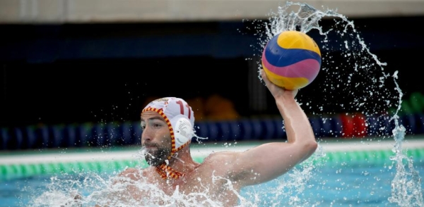 Blai Mallarach jugando con la selección