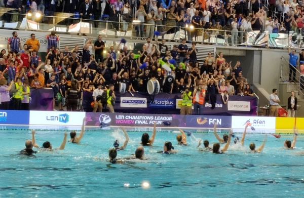 8-9: Judith Forca y Laura Ester dan la sexta copa de Europa al Sabadell