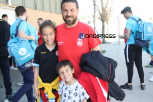 Vaquero junto a sus dos hijos. Su hija juega en el Espanyol