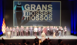 El acto de homenaje a los Mossos en Sant Cugat