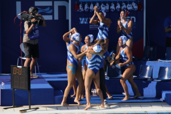 Los penaltis sonrien a Grecia ante Rusia