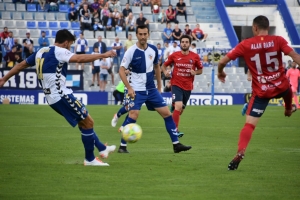 Sabadell y Olot sólo saben marcar de penalti en un justo 1-1