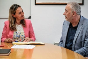 La alcaldesa Eva Menor y el rector Javier Lafuente