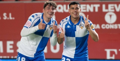 López Pinto y Joel Priego celebrando el gol