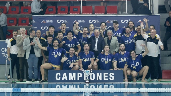 Nueva copa para el Atlétic Barceloneta en el día de la marmota