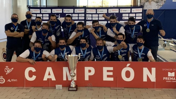 El Sabadell celebrando la Supercopa