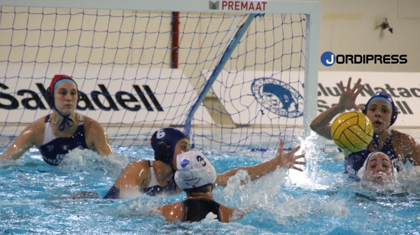 CN Sabadell 12 Ekipe Orizzonte 13. El pase a la Final Four se decidirá en Sicilia