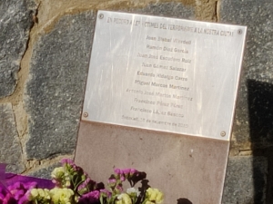 Sabadell homenajea a víctimas del terrorismo y al fotoperiodista David Bisbal